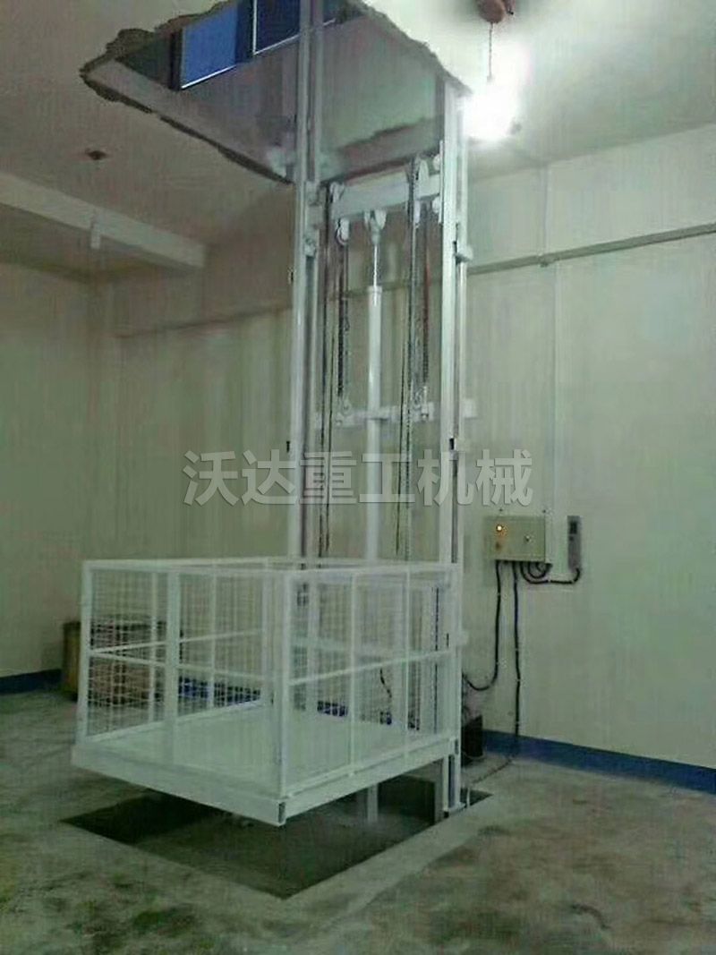 導軌式升降平臺